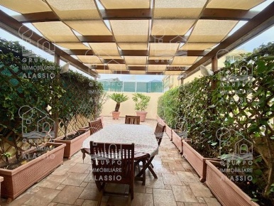 Foto Appartamento in via brennero, Alassio Centro di 90 m² con 3 locali