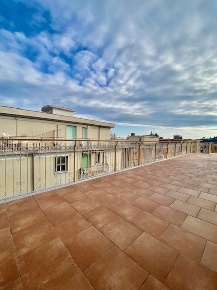 Foto Appartamento in emilio balletti, Albenga Centro di 130 m² con 6 locali