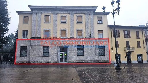 Foto Ufficio in Piazza Conciliazione, Desio di 530 m² con 1 locali