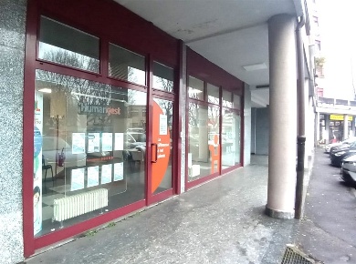 Foto Negozio in via Cadore, Gallarate Semicentro - Ospedale di 234 m²