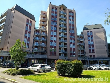 Foto Negozio in via Cadore, Gallarate Semicentro - Ospedale di 234 m²