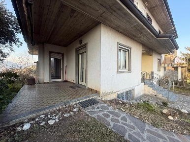 Foto Villa bifamiliare in Via SAN PIETRO SNC, Paratico di 200 m² in vendita