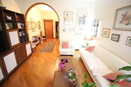 Foto Appartamento in Viale Casiraghi 125, Sesto San Giovanni di 120 m²