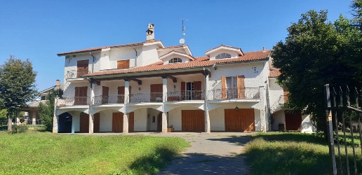 Foto Villa unifamiliare in Via Torino 3, Scalenghe Centro di 700 m²