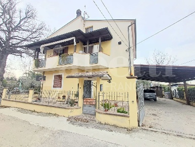 Foto Appartamento in Via CIPRESSO 1, Bastia Umbra Bastia di 110 m²