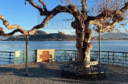 Foto Appartamento in LIBERAZIONE, Arona Centro di 75 m² con 3 locali