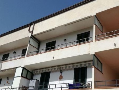 Foto Appartamento in Via ROSATE 67, Oliveri di 70 m² con 3 locali