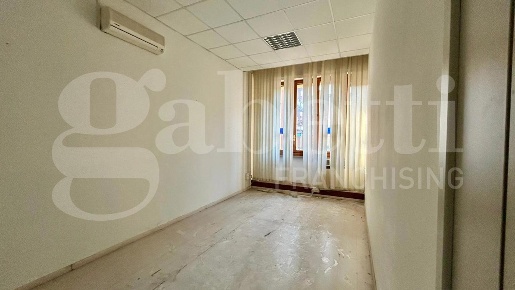 Foto Ufficio in Jussi, San Lazzaro di Savena San Lazzaro di 128 m²
