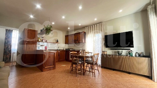 Foto Appartamento in Giuseppe Zona, Calvi Risorta di 100 m² con 4 locali