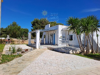 Foto Villa singola a Manduria di 145 m² con 6 locali in vendita