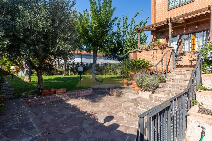 Foto Villa unifamiliare in Via Elio Petri, Roma Tor de' Cenci di 220 m²