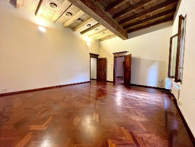 Foto Ufficio in Via San Vitale, Bologna Centro Storico di 150 m² in affitto