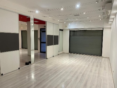 Foto Locale commerciale in Via Longarola, Calderara di Reno Longara