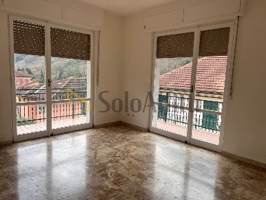 Foto Appartamento a Mezzanego Borgonovo di 80 m² con 4 locali in affitto