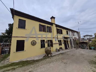 Foto Casa indipendente in Via Dx Canalbianco ROI, Rovigo Rovigo Est