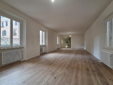 Foto Casa indipendente a Lucca Piazza Napoleone - San Michele di 190 m²