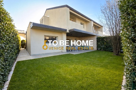 Foto Appartamento a Castelfranco Veneto di 160 m² con 8 locali in vendita