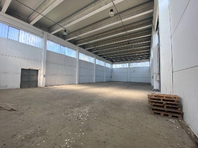 Foto Capannone industriale a Carrara Avenza di 600 m² con 1 locali