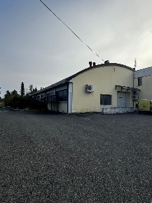 Foto Capannone industriale a Peccioli Fabbrica di 1302 m² con 4 locali