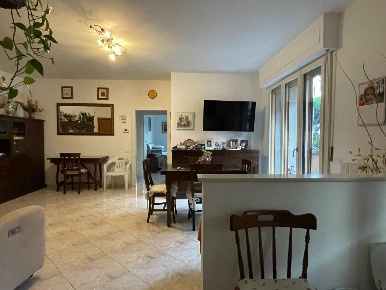 Foto Appartamento a Cecina Cecina Centro di 70 m² con 4 locali in vendita