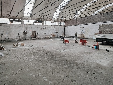 Foto Capannone industriale a Livorno Picchianti di 480 m² con 3 locali