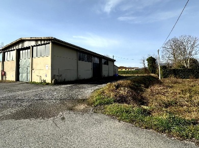 Foto Capannone industriale a Capannori Marlia di 280 m² con 4 locali
