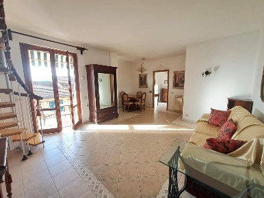 Foto Appartamento a Sarzana Sarzanello, San Lazzaro di 90 m² con 4 locali