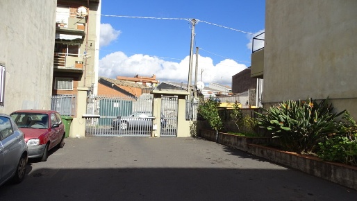 Foto Posti auto in Via Calvario, San Pietro Clarenza di 64 m² con 1 locali