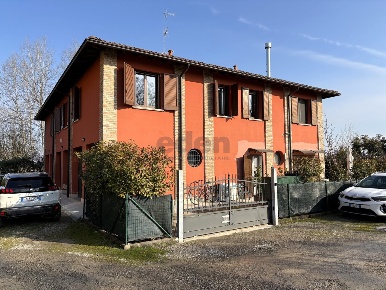 Foto Casa indipendente in Strada Statale 9 Via Emilia 116, Centro di 198 m²