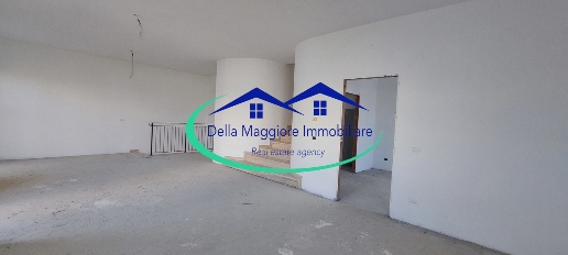 Foto Villa a schiera a Livorno Montenero Basso - Montenero Alto di 300 m²