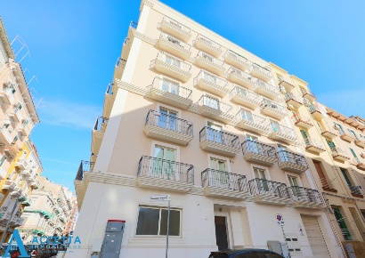 Foto Appartamento in Via Criscuolo 1, Taranto Borgo di 118 m² con 4 locali