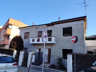 Foto Villa bifamiliare in Viale Antonio Gramsci RO, Rovigo di 135 m²