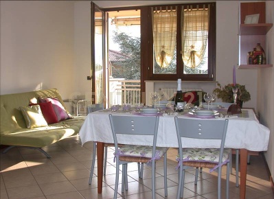 Foto Appartamento in Via Vittorio Monese 3, Garda di 90 m² con 5 locali