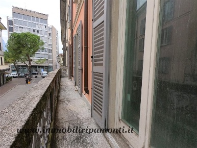 Foto Appartamento in Via Roma, Lecco Centro di 120 m² con 3 locali