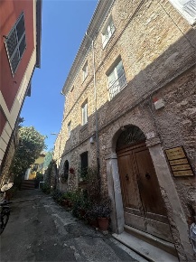 Foto Appartamento in Via Getulio vico cieco, Teramo Centro di 100 m²