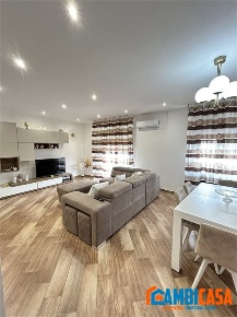 Foto Appartamento a Palermo Belmonte Chiavelli di 100 m² con 4 locali