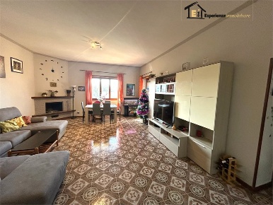 Foto Villa a schiera in Via Matteotti, Poggio Mirteto Centro di 225 m²