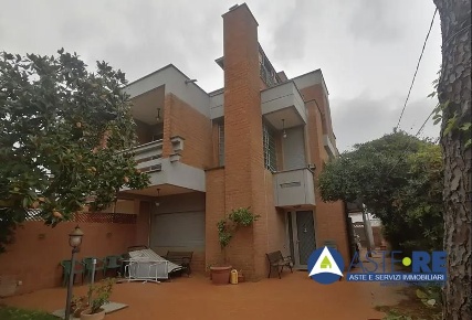 Foto Villa unifamiliare in Via Spiaggia di Piscinola, Formia Centro