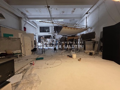 Foto Capannone industriale a Pontedera Gello, Pardossi di 600 m² in vendita