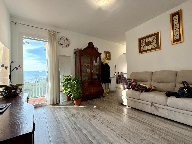 Foto Casa indipendente a Terricciola di 135 m² con 6 locali in vendita