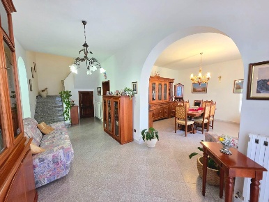Foto Appartamento a Santa Maria a Monte Centro di 175 m² con 7 locali