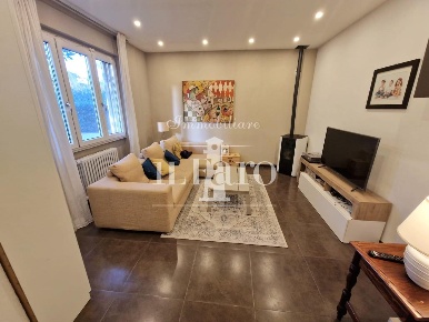 Foto Villa a schiera a Campi Bisenzio Centro di 175 m² con 6 locali