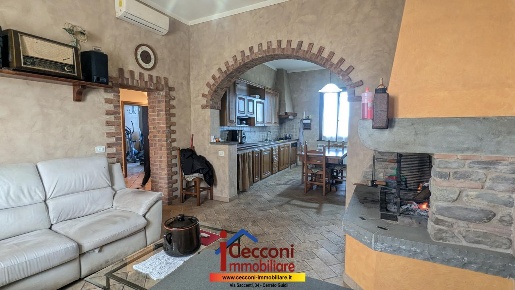 Foto Appartamento a Cerreto Guidi Centro di 135 m² con 5 locali in vendita