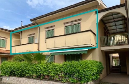 Foto Appartamento a Massa Marina di Massa Centro di 147 m² con 4 locali