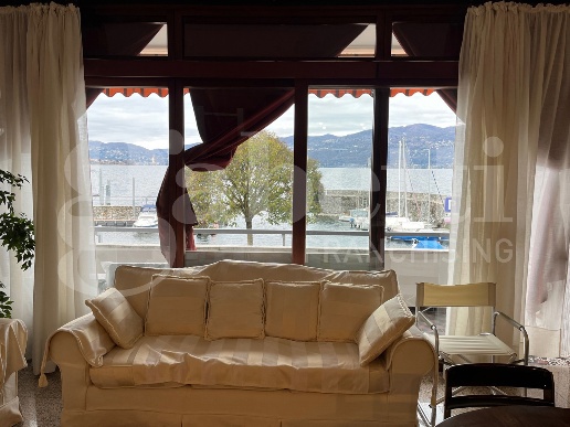 casa indipendente in vendita ad Ispra