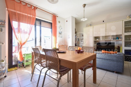 Foto Appartamento in Piazza Giovine 15, Vasto di 98 m² con 4 locali