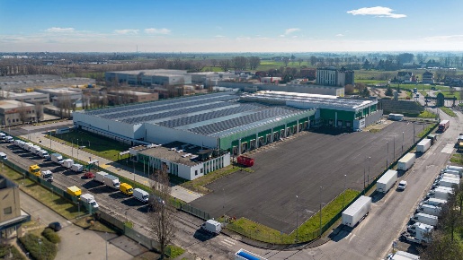 Foto Capannone industriale in Via Aldo Moro 4, Carpiano di 15100 m²