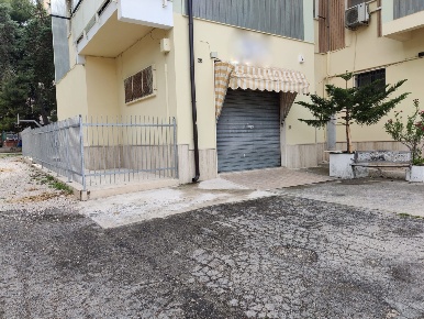 Foto Negozio in inghilterra, Termoli Centro di 39 m² con 2 locali