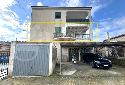 Foto Appartamento in Via scarlatti 100, Noto Centro di 133 m² con 5 locali