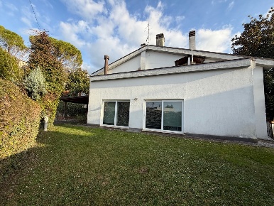 Foto Villa unifamiliare in Villetta in via Galeno di Pergamo, Terni